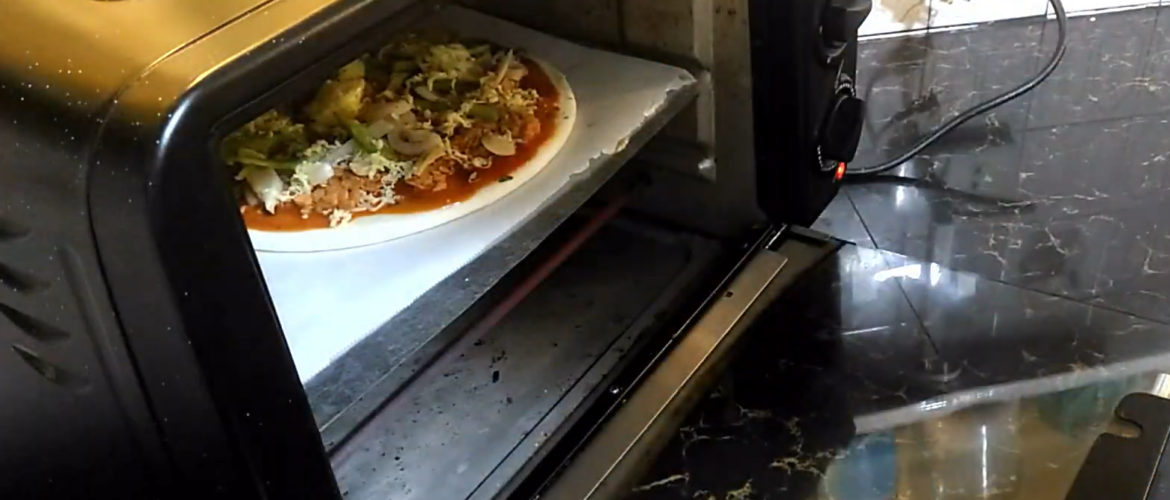Making pizza in a toaster oven