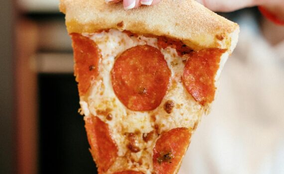 Reheating pizza in a toaster oven